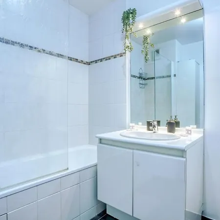 La Cour Secrete Apartment *